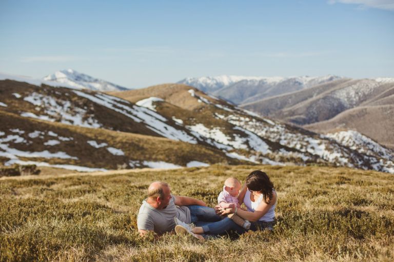 lifestyle family portrait session snowy mountains